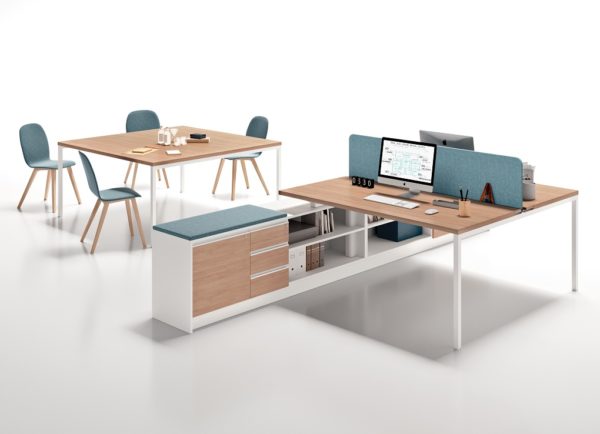 scrivania in legno per ufficio